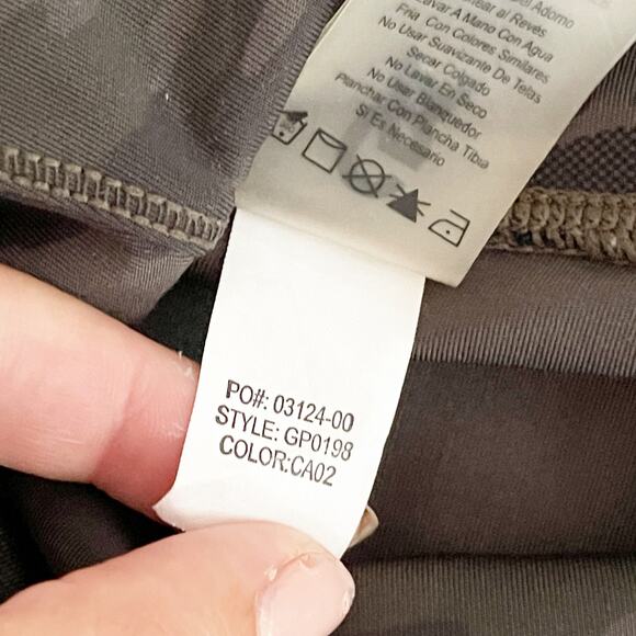 GOOD AMERICAN Pocket Sculpt Camo Leggings XS - Picture 10 of 10